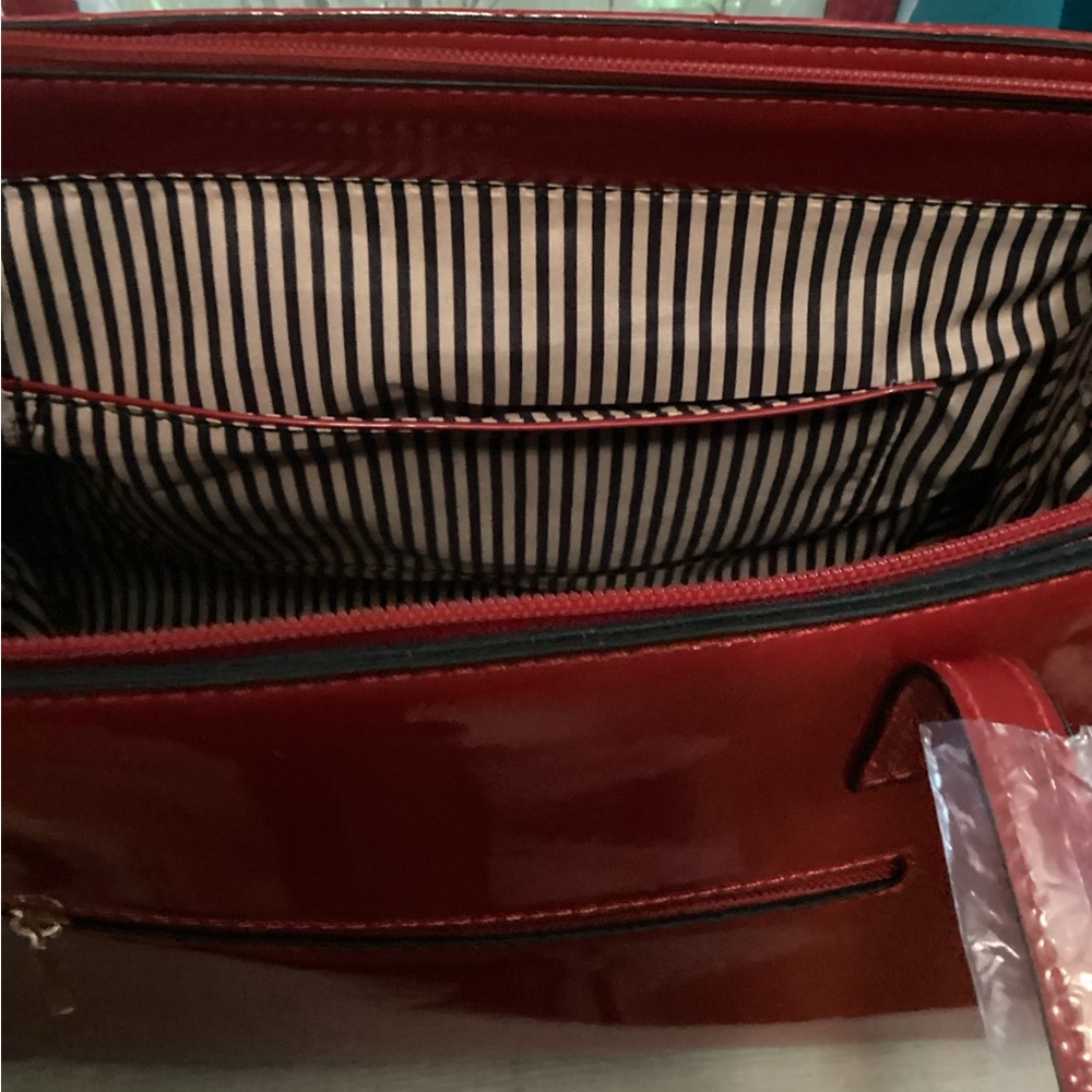 Red Quilted Handbag & Wallet Set - Picture 10 of 11